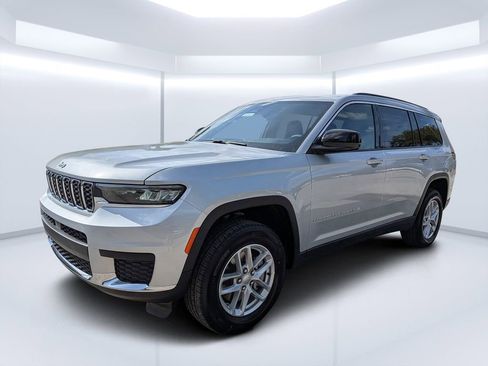 New 2026 Jeep Grand Cherokee L Laredo w/ Trailer Tow Package RWD image 7