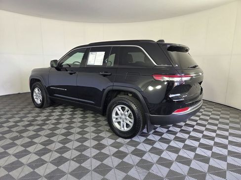 Certified 2025 Jeep Grand Cherokee Laredo w/ Luxury Tech Group I image 8