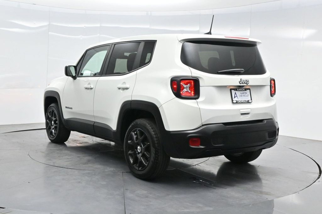 Used 2023 Jeep Renegade Latitude AWD/4WD image 19
