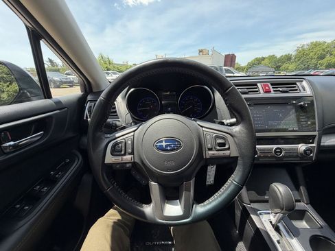 Used 2017 Subaru Outback 2.5i Premium AWD/4WD image 17