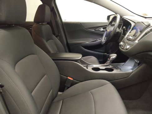 Used 2021 Chevrolet Malibu RS image 21