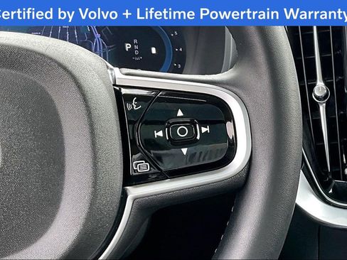 Certified 2025 Volvo XC90 B6 Plus image 26