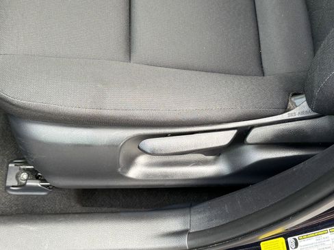 Used 2025 Toyota Corolla LE image 14