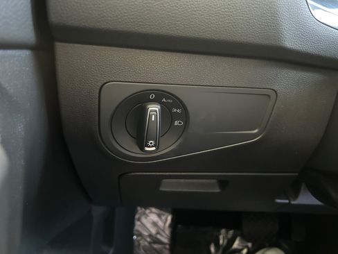 Used 2022 Volkswagen Tiguan SE FWD image 22