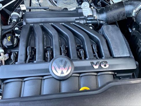 Certified 2023 Volkswagen Atlas Cross Sport SEL R-Line AWD/4WD image 31