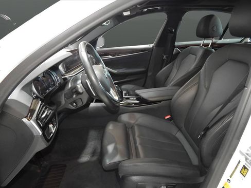 Used 2019 BMW 530i xDrive w/ Convenience Package image 15