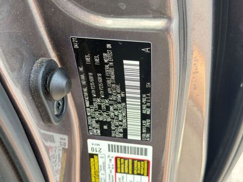 Certified 2021 Toyota Sienna Limited FWD image 19