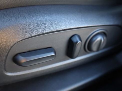 Used 2018 Chevrolet Equinox Premier image 15