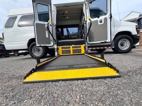 Used 2014 Ford E-250 and Econoline 250 Extended w/ Power Group RWD image 52