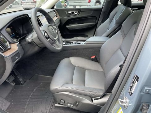 Used 2023 Volvo XC60 B5 Plus w/ Climate Package AWD/4WD image 14