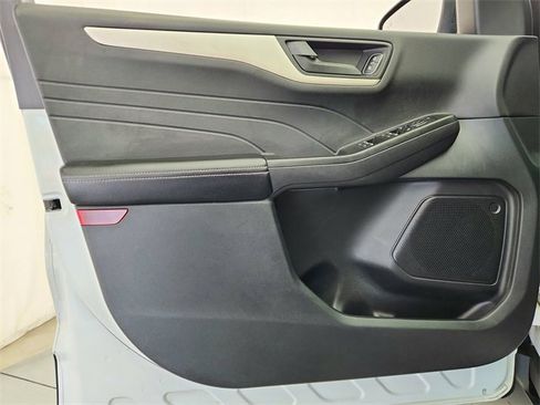 Used 2022 Ford Escape S image 22