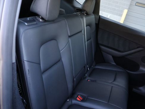 Used 2023 Tesla Model Y Performance image 13