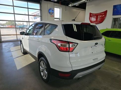 Used 2017 Ford Escape SE image 6