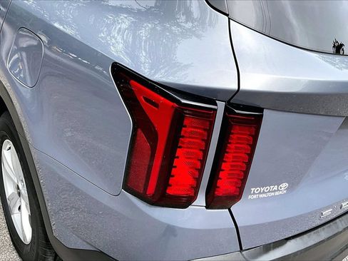 Used 2022 Kia Sorento LX FWD image 20