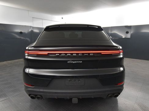Used 2024 Porsche Cayenne Coupe AWD/4WD image 6