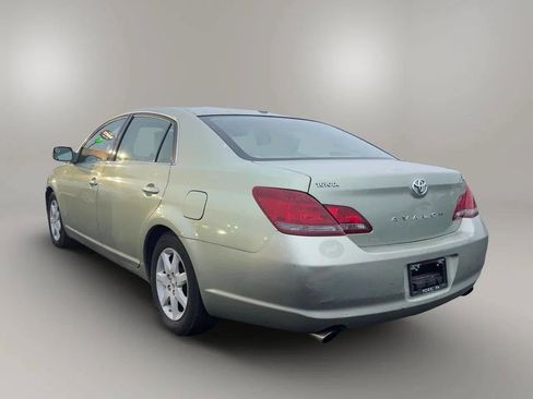 Used 2010 Toyota Avalon XL image 4