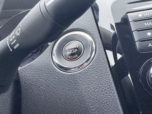 Used 2019 Nissan Rogue SL AWD/4WD image 7