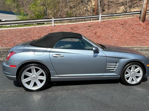 Used 2005 Chrysler Crossfire Limited image 12