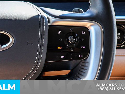 Used 2025 INFINITI QX80 Sensory image 29