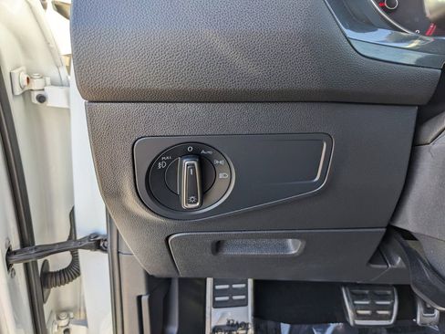 Used 2020 Volkswagen Tiguan SE R-Line image 26