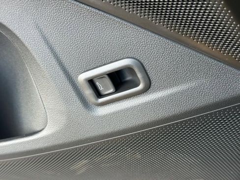 New 2026 Volkswagen Tiguan SE image 25