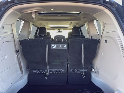 Used 2020 Chrysler Pacifica Limited w/ Advanced Safetytec Group image 33