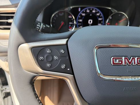 Used 2021 GMC Acadia Denali w/ Denali Technology Package FWD image 21