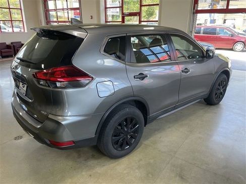 Used 2018 Nissan Rogue S AWD/4WD image 7