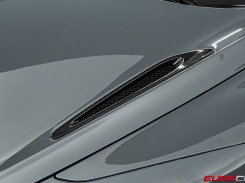 Used 2021 McLaren 765LT RWD image 12