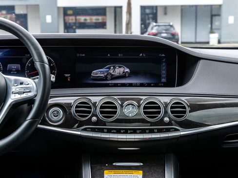 Used 2019 Mercedes-Benz S 560 Sedan image 34