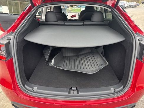 Used 2024 Tesla Model Y Long Range image 31
