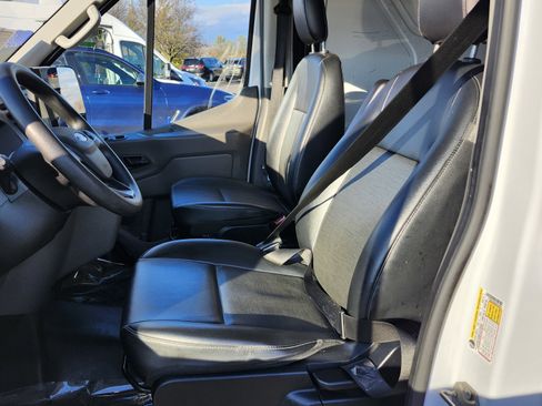 Used 2022 Ford E-Transit 148 High Roof Extended image 21