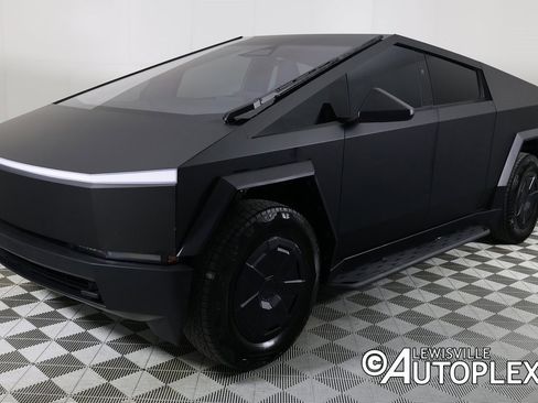 Used 2025 Tesla Cybertruck AWD Crew Cab image 13