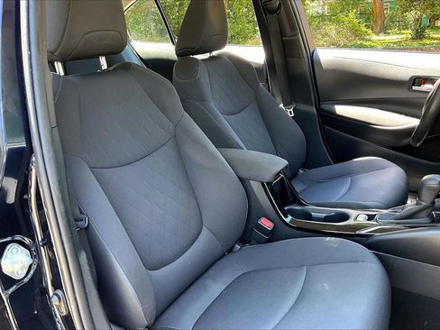 Used 2021 Toyota Corolla LE FWD image 30