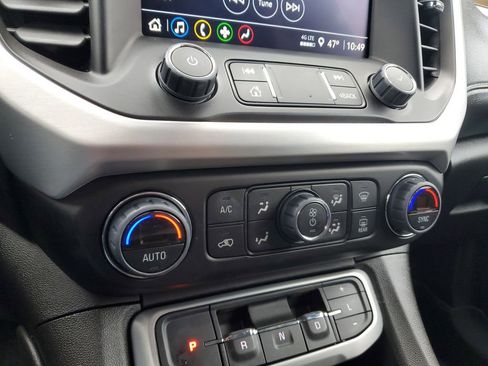 Used 2023 GMC Acadia SLE w/ Driver Convenience Package image 24