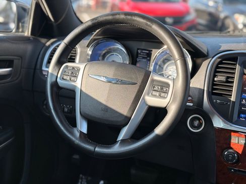 Used 2014 Chrysler 300 image 33