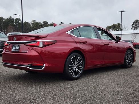 Certified 2025 Lexus ES 300h w/ Premium Package image 5