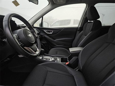 Used 2023 Subaru Forester Premium image 12