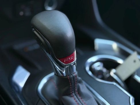 Used 2023 Chevrolet Traverse RS image 27