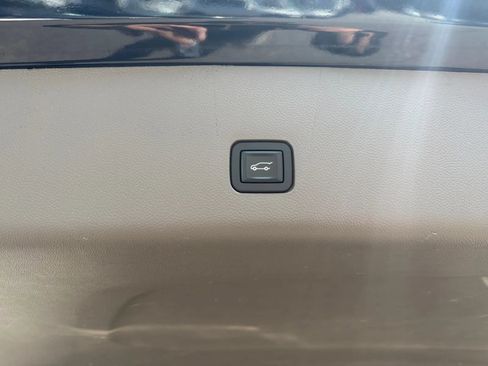 Used 2019 Chevrolet Traverse Premier AWD/4WD image 28