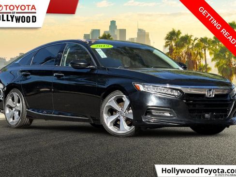 Used 2019 Honda Accord Touring image 1