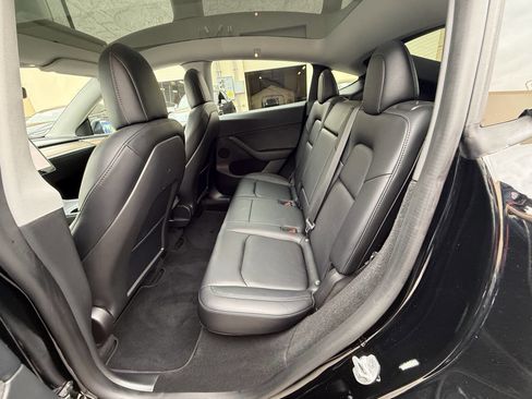 Used 2023 Tesla Model Y Performance image 21