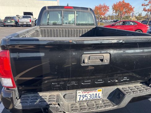 Certified 2017 Toyota Tacoma SR w/ SR Convenience Package image 5