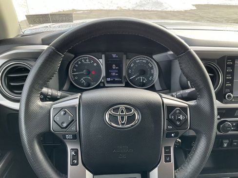 Used 2022 Toyota Tacoma SR5 image 7
