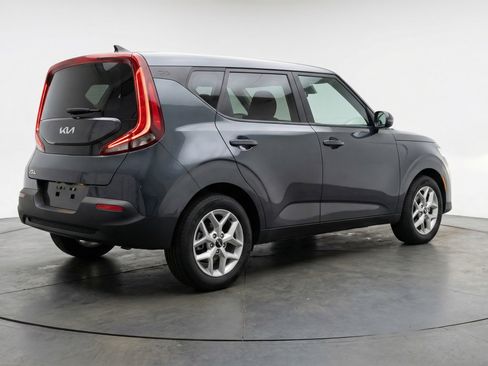 Used 2025 Kia Soul LX w/ LX Technology Package FWD image 9