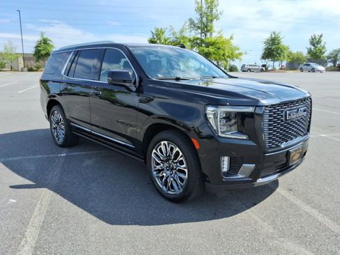 Certified 2023 GMC Yukon Denali Ultimate AWD/4WD image 3