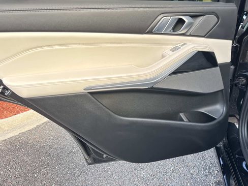 Used 2023 BMW X7 xDrive40i w/ Executive Package image 11