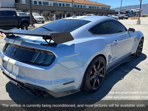 Used 2022 Ford Mustang Shelby GT500 w/ Carbon Fiber Track Pack RWD image 6