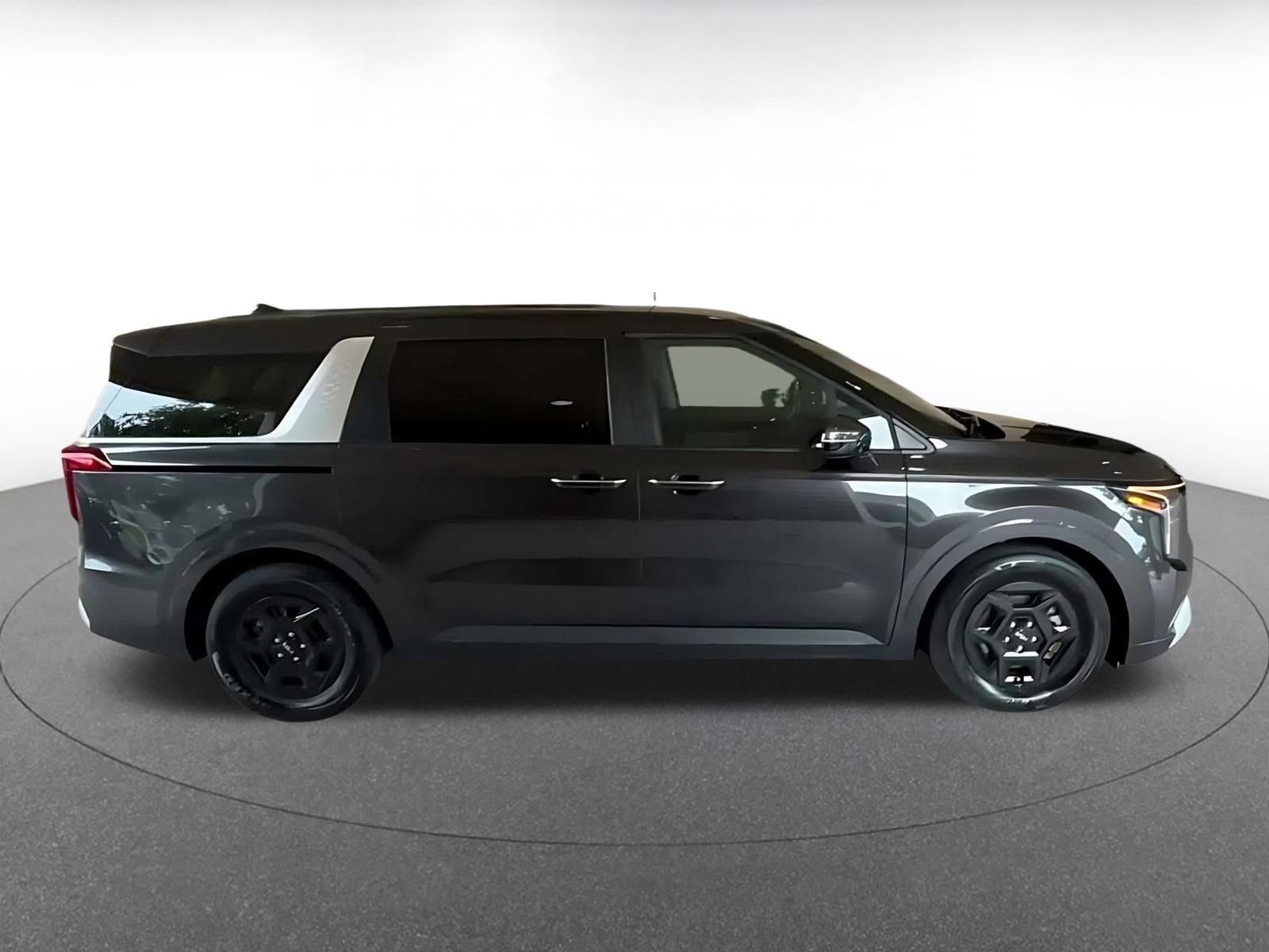 Used 2026 Kia Carnival FWD image 15