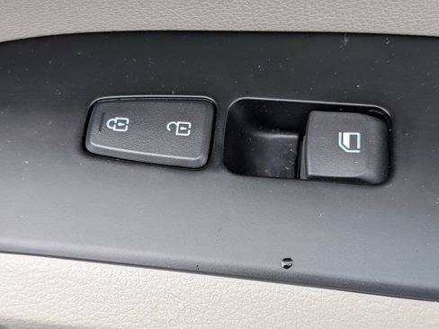 Used 2025 Kia Soul LX w/ LX Technology Package FWD image 35